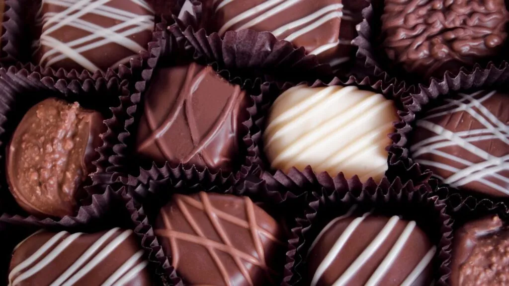 encomenda de doces e salgados na região Norte BH: bombons em forminha.